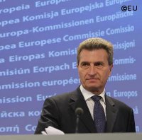 Oettinger: Planungszeit von Energietrassen drastisch verkürzen